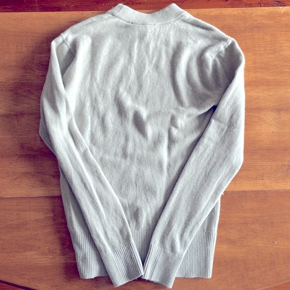 Everlane Cashmere Sweater - Picture 5 of 5